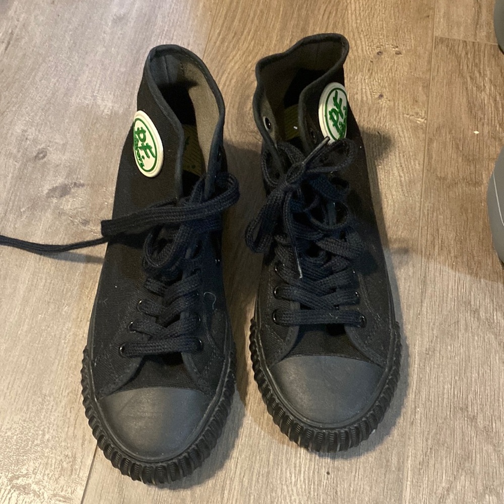 High top PF flyers all black, circle white logo